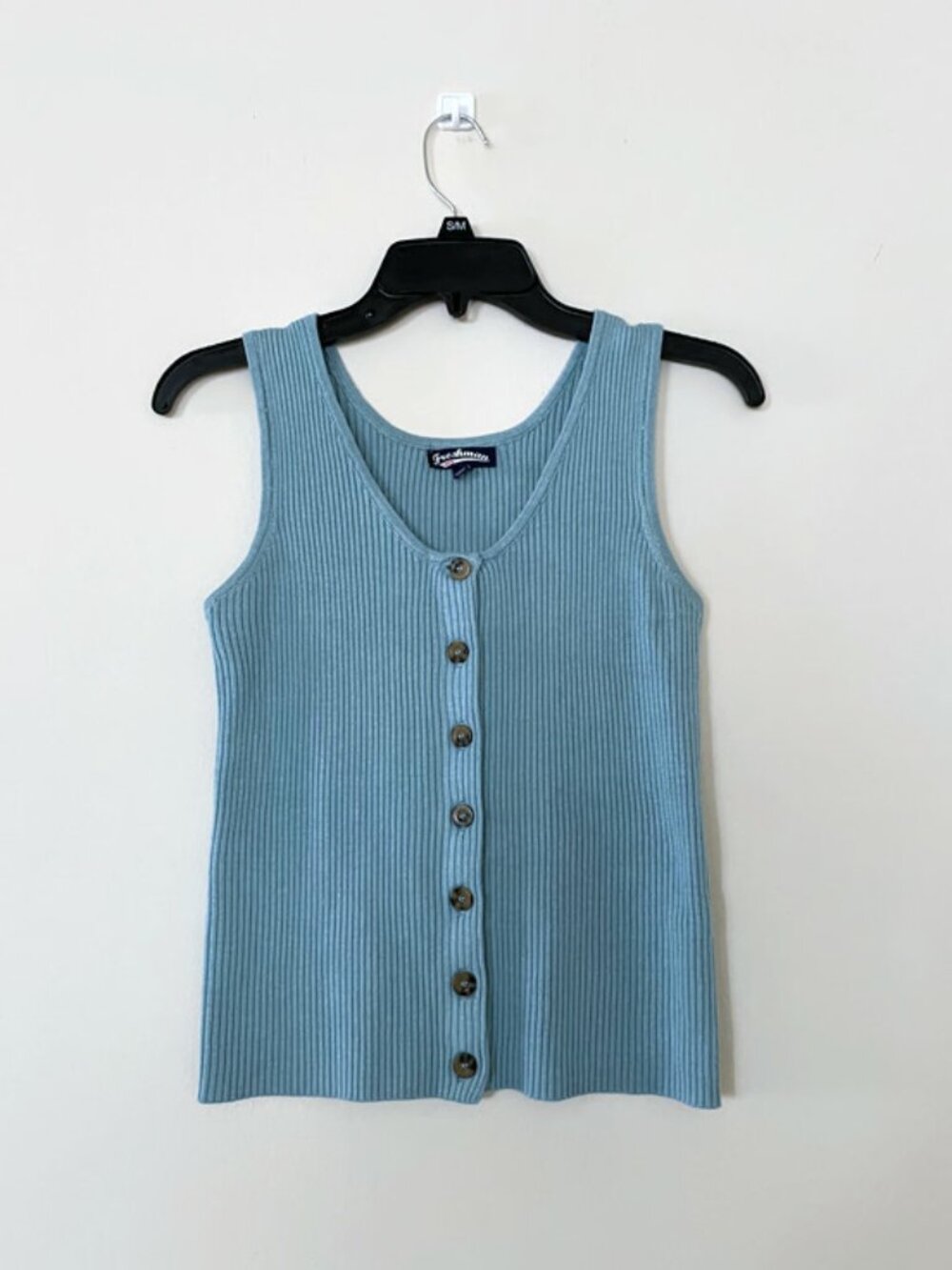 Freshman. Sleeveless soft top, Knit button down blouse ✿